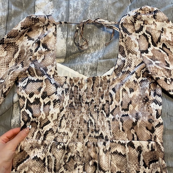 Dynamite Snakeprint dress - Picture 3 of 4
